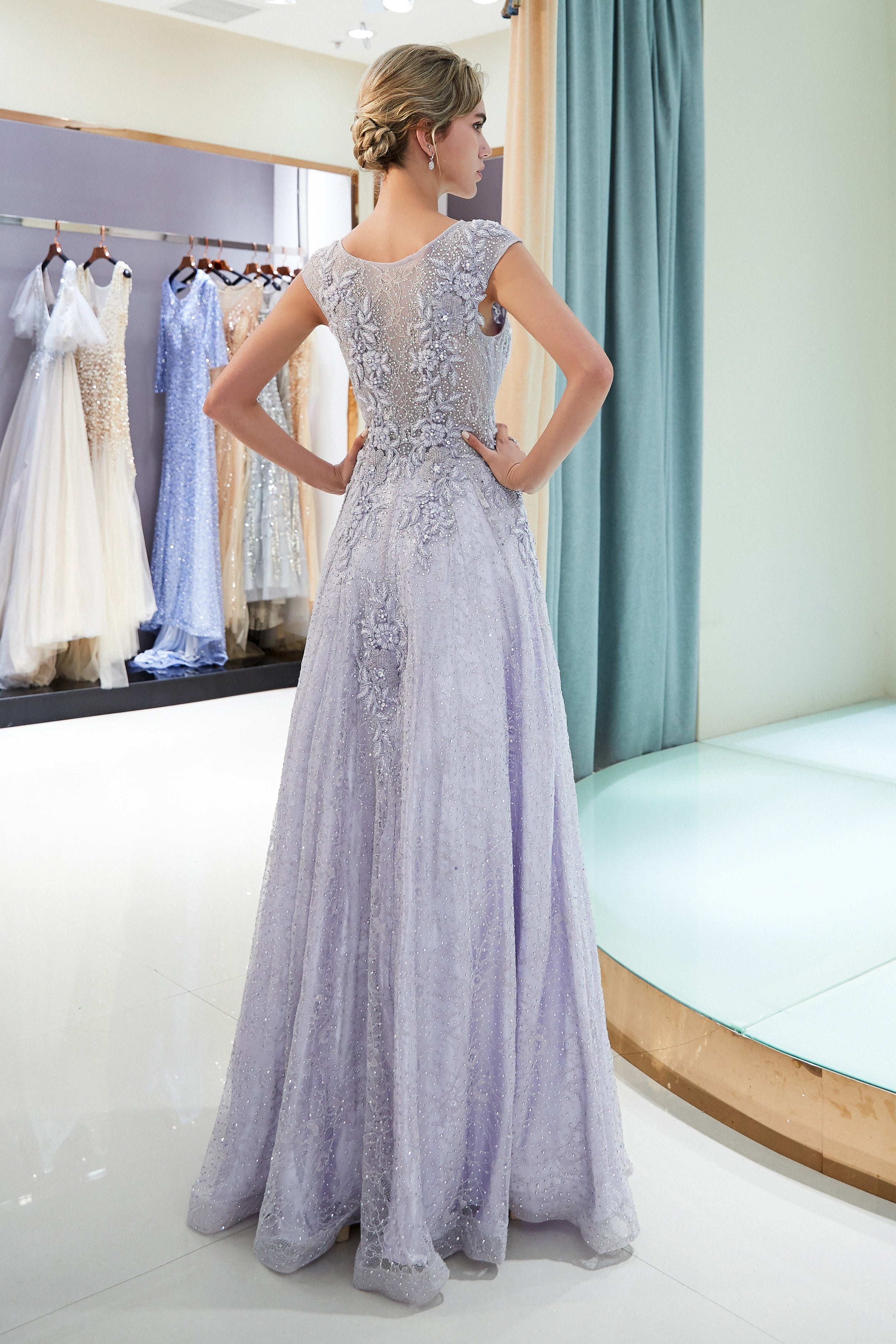 Round Sleeveless A-Line Tulle Prom Dress With Beaded Appliques