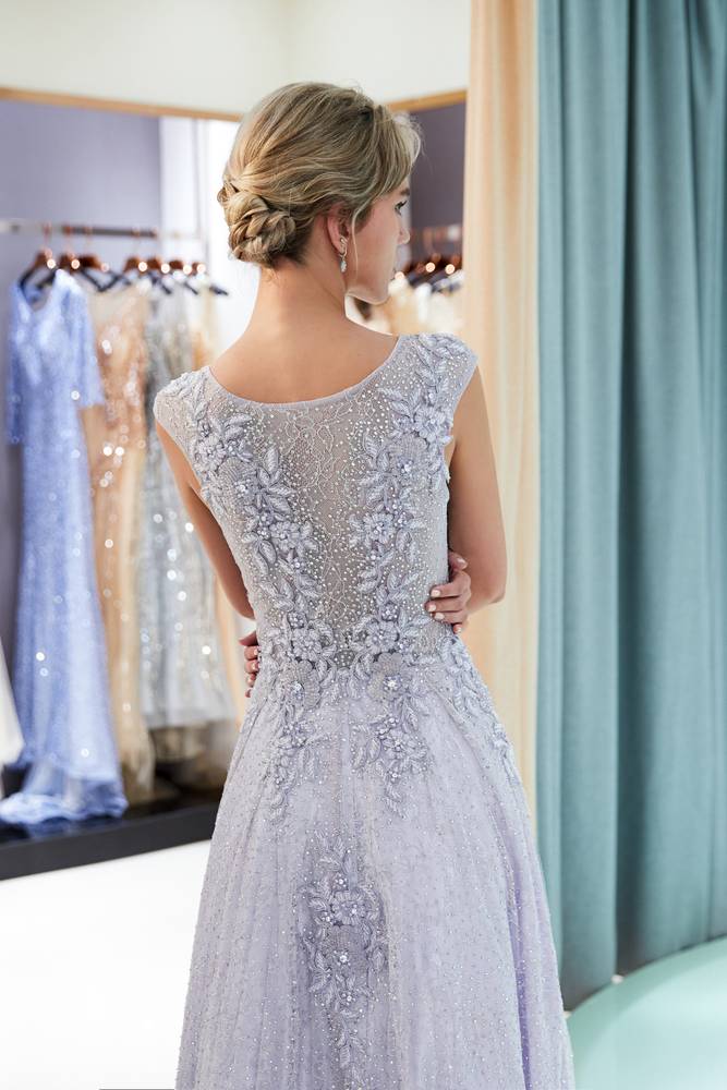Round Sleeveless A-Line Tulle Prom Dress With Beaded Appliques