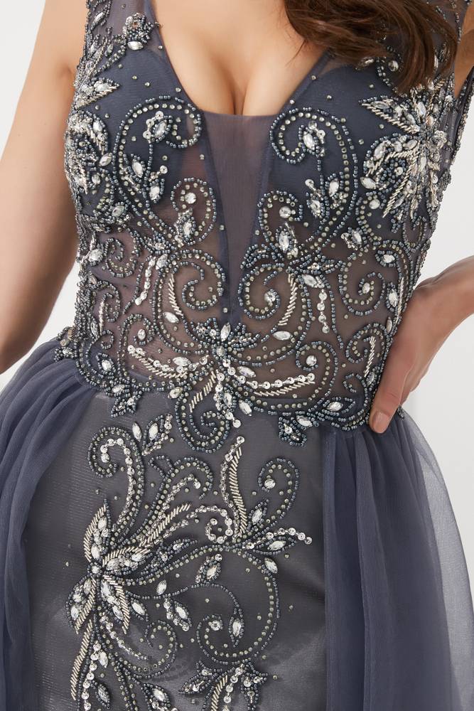 V-Neck Backless Beaded Appliques Formal Prom Dress With Train