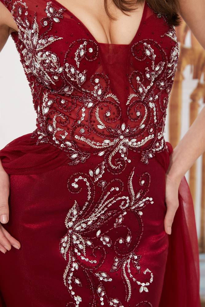 V-Neck Backless Beaded Appliques Formal Prom Dress With Train