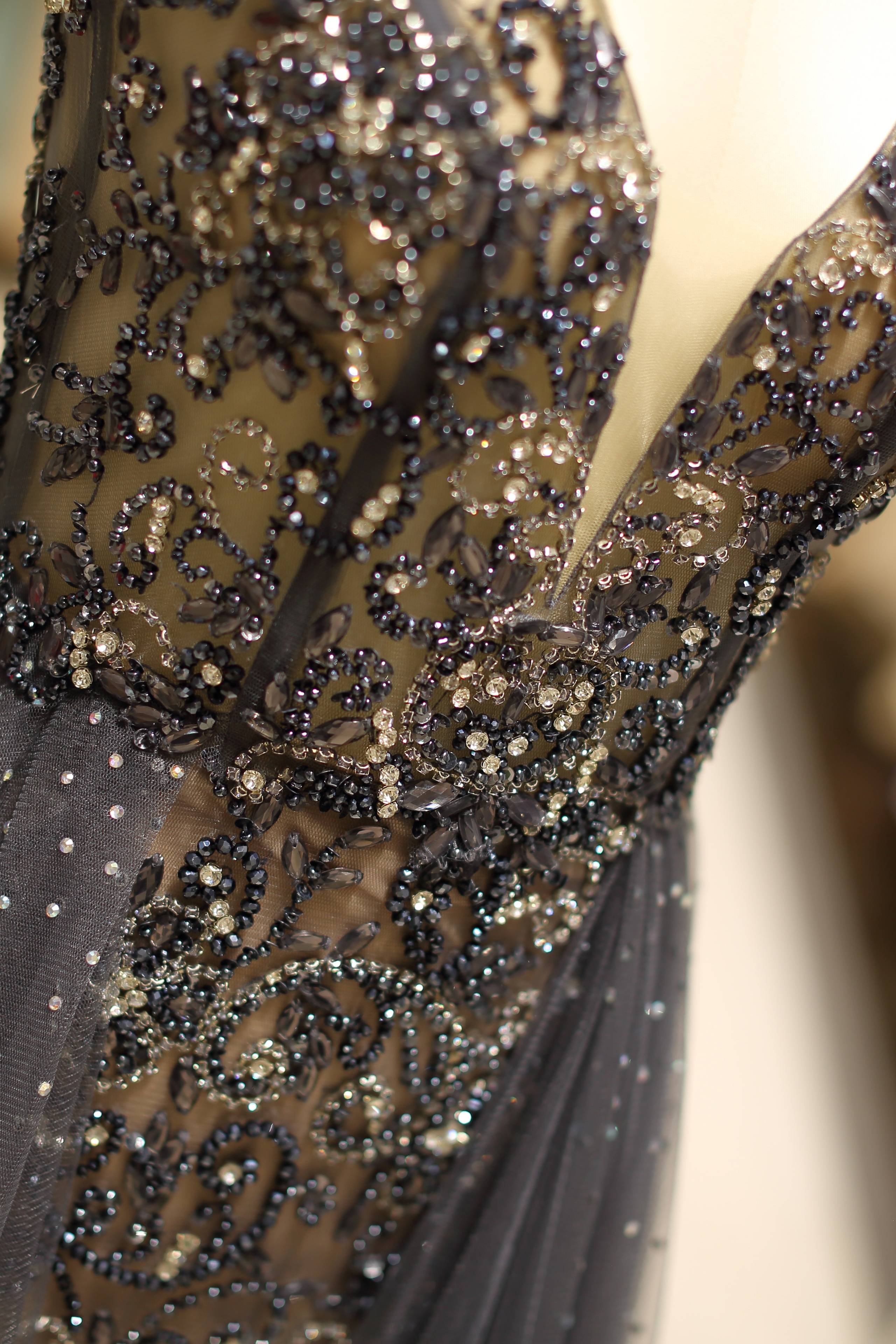 V-Neck Sleeveless Open Back Beaded Floor-Length Party Prom Dress