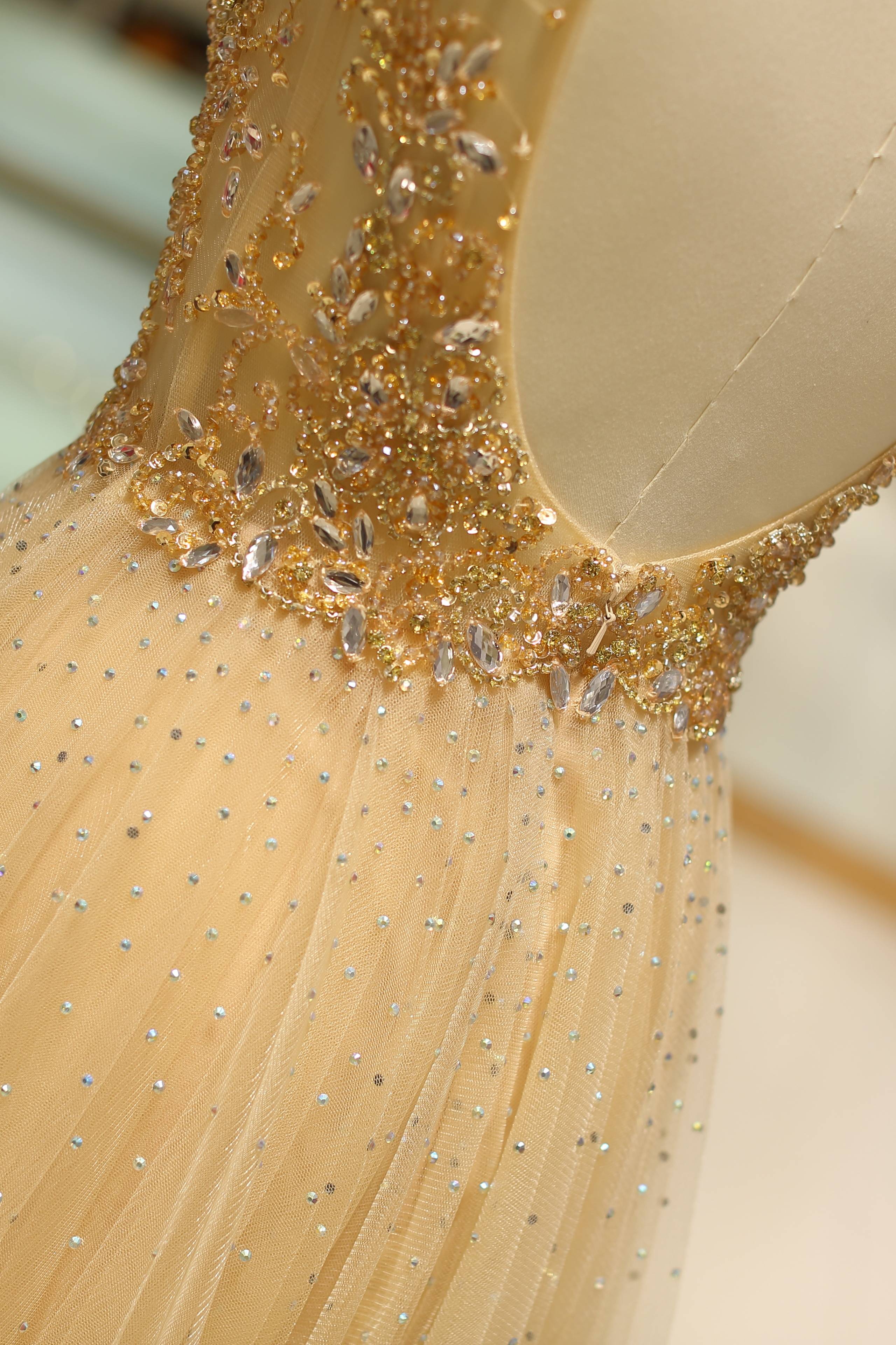 V-Neck Sleeveless Open Back Beaded Floor-Length Party Prom Dress