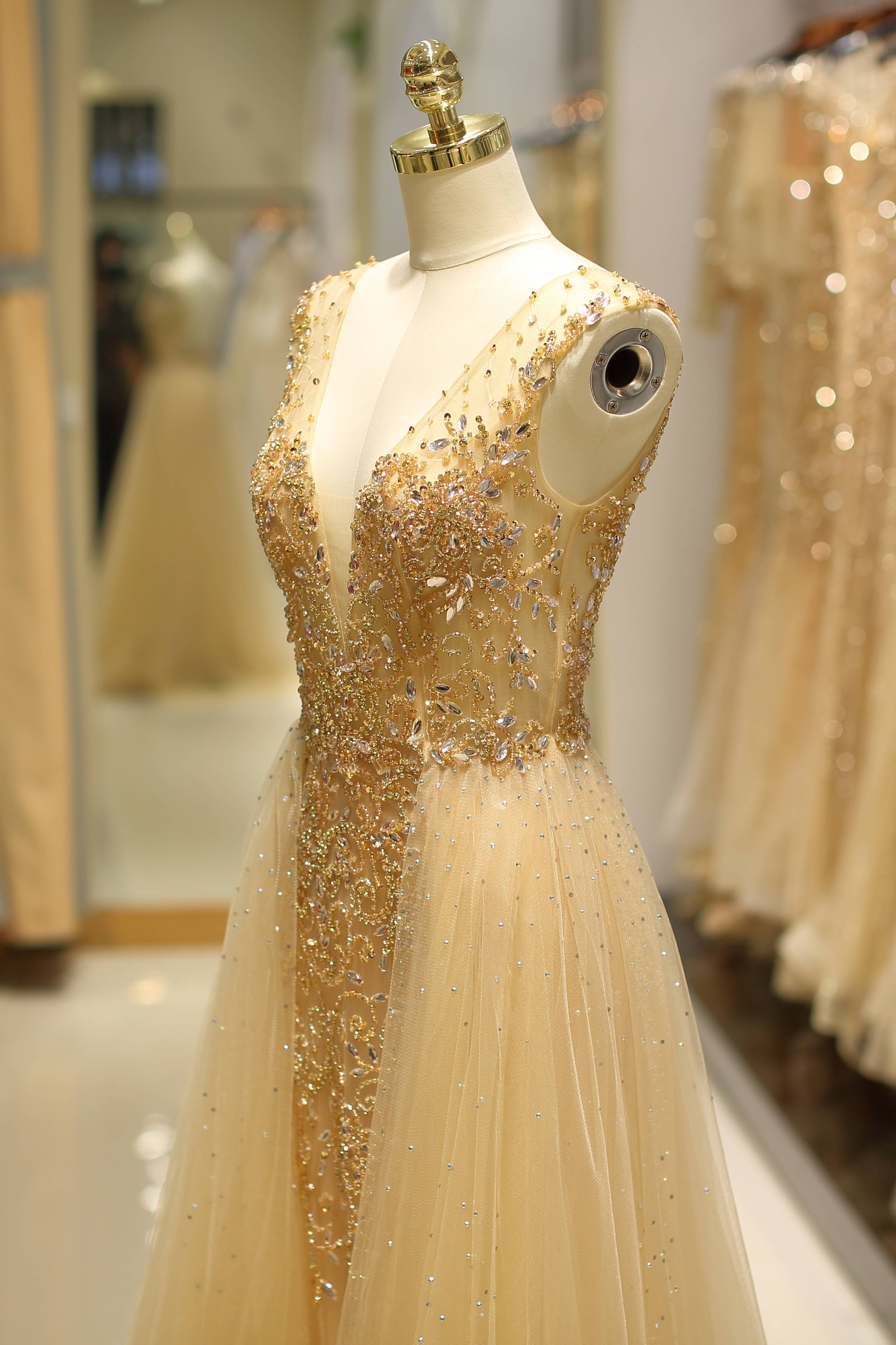 V-Neck Sleeveless Open Back Beaded Floor-Length Party Prom Dress