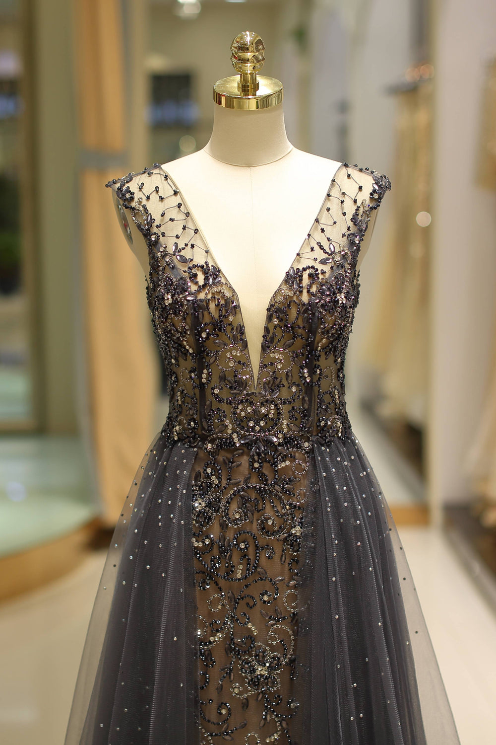 V-Neck Sleeveless Open Back Beaded Floor-Length Party Prom Dress